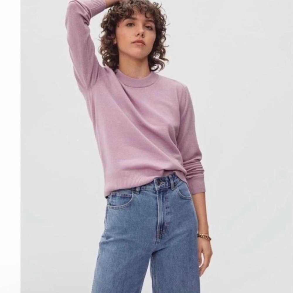 Everlane Cashmere Crewneck Sweater in Lily